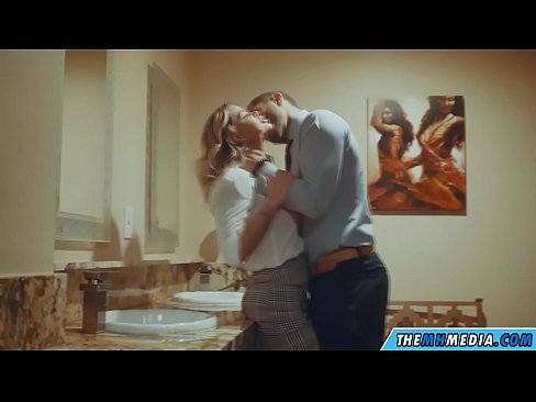 ❤️ Ketika seorang pirang berdada menggoda Anda di toilet umum ❤ Pelacur pada kami id.japangaysex.ru ️